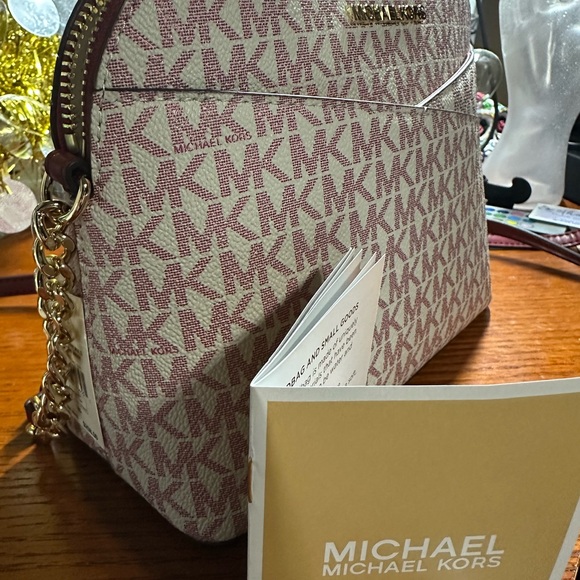 Michael Kors Pink Crossbody Bag NWT - Picture 4 of 8